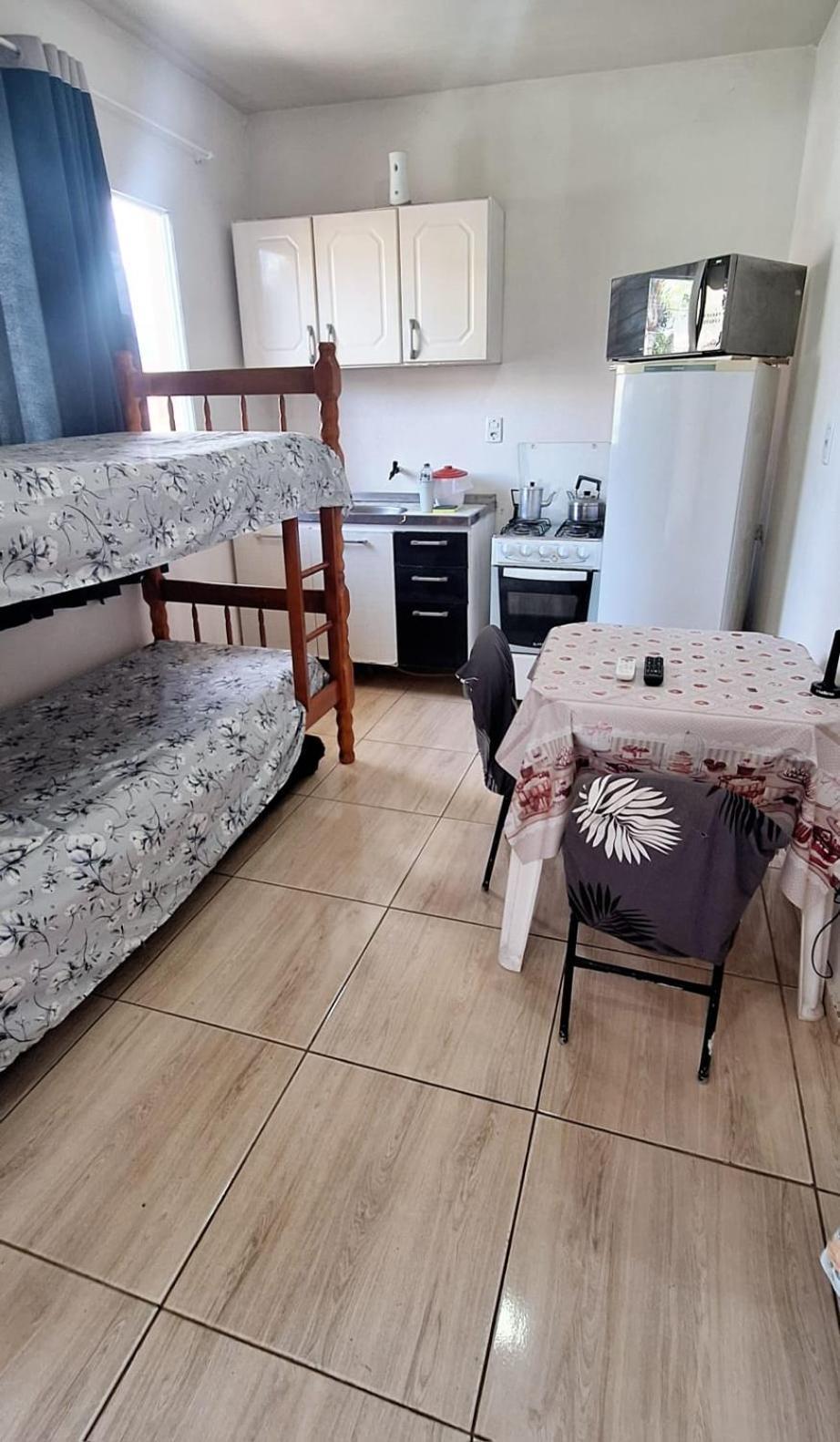 Kitnet S1 Em Torres-Rs - Na Mais Bela Praia Gaucha - Cozinha - Banheiro - Ar Condicionado - Tv E Wi-Fi - Estacionamento - Anfitria Superhost No Bnb Buitenkant foto