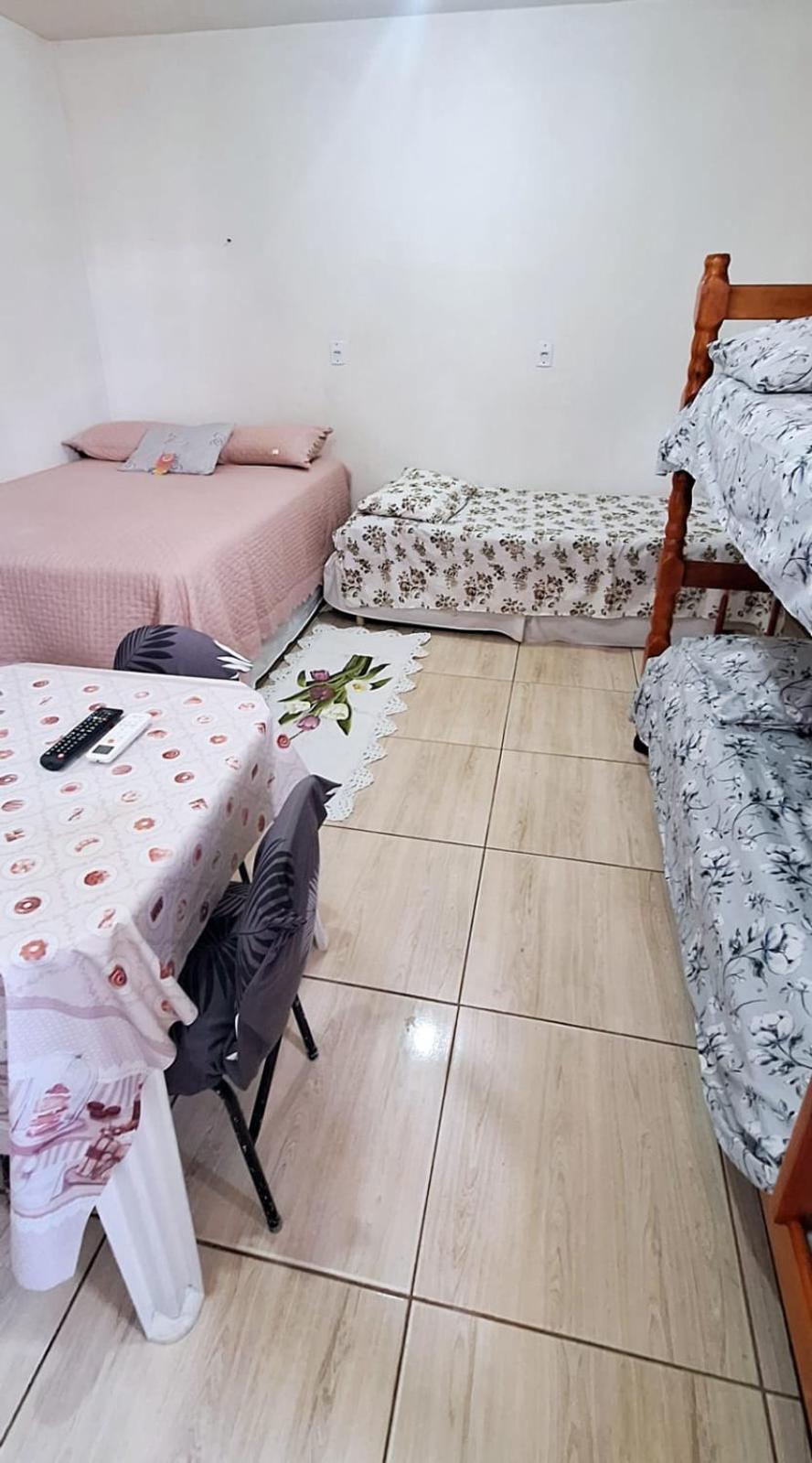 Kitnet S1 Em Torres-Rs - Na Mais Bela Praia Gaucha - Cozinha - Banheiro - Ar Condicionado - Tv E Wi-Fi - Estacionamento - Anfitria Superhost No Bnb Buitenkant foto
