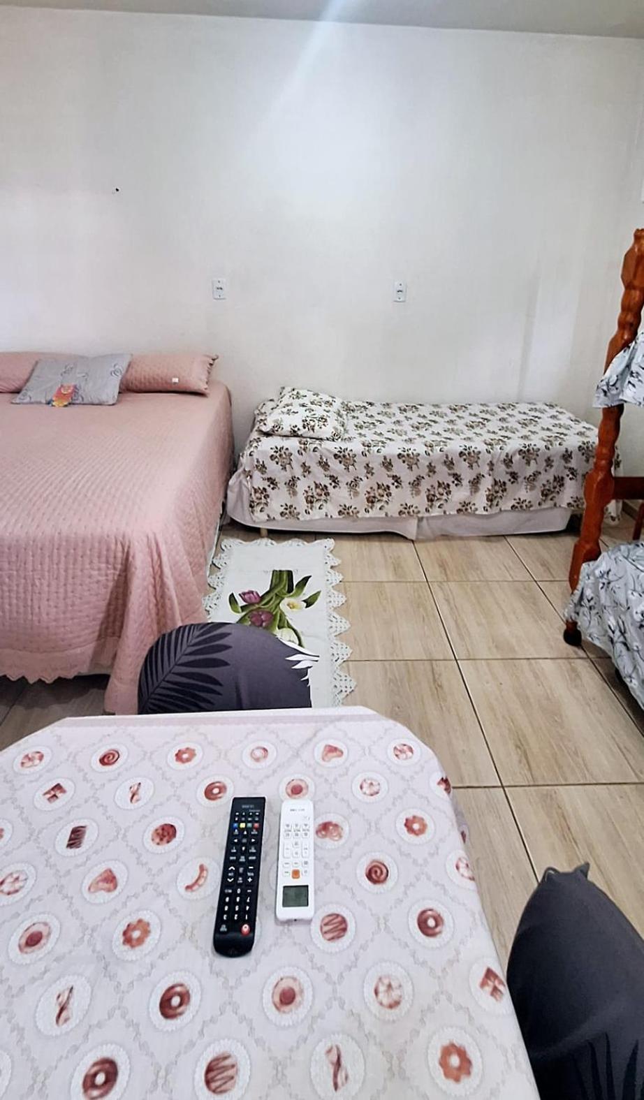Kitnet S1 Em Torres-Rs - Na Mais Bela Praia Gaucha - Cozinha - Banheiro - Ar Condicionado - Tv E Wi-Fi - Estacionamento - Anfitria Superhost No Bnb Buitenkant foto